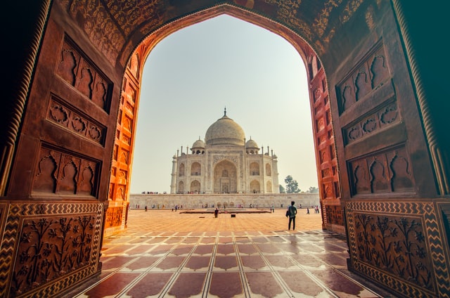About Taj Mahal in Hindi